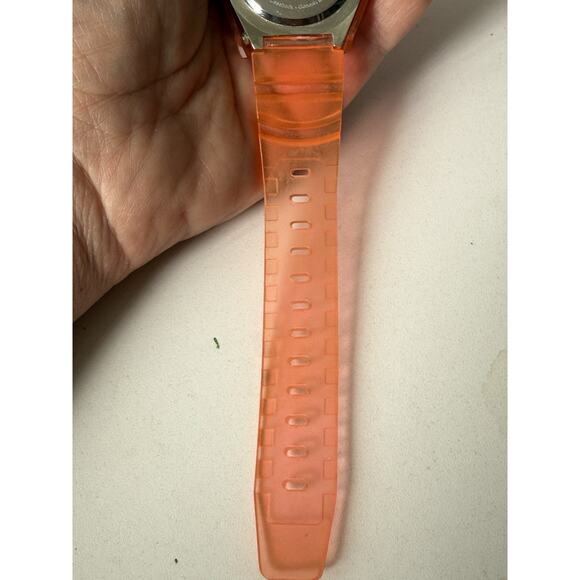 Ladies Romero BRITTO Quartz Watch Needs Battery main image 3